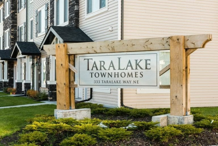 09_29_2015_Tara_Lake_Townhomes-10 600px