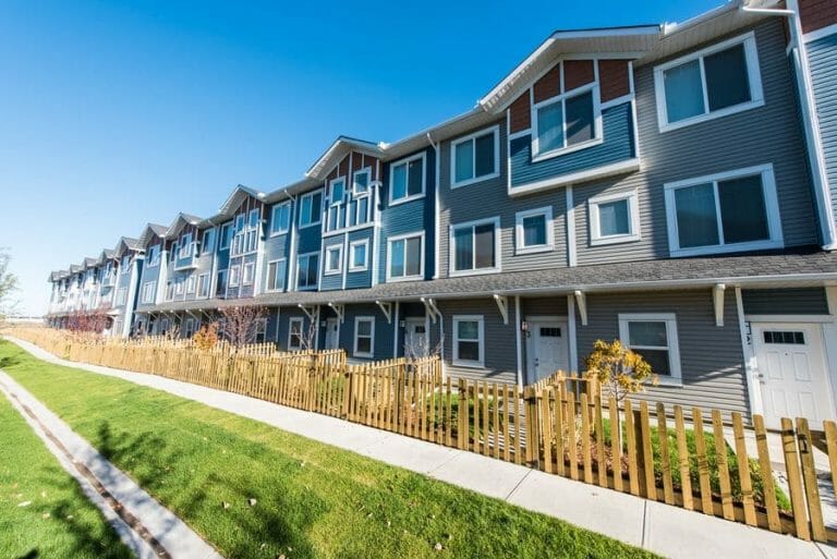 09_28_2015_High_River_Townhomes-47 600px