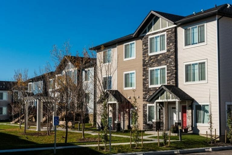 09_29_2015_Tara_Lake_Townhomes-38 600px