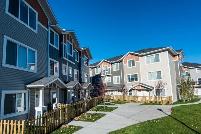 09_28_2015_High_River_Townhomes-20 600px