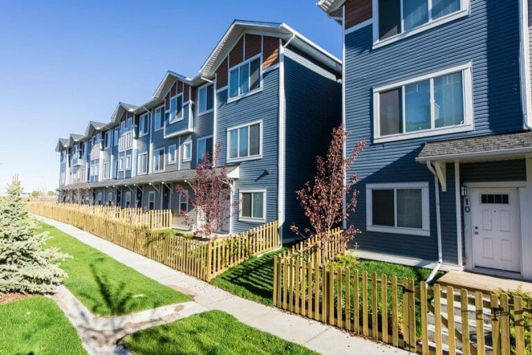 09_28_2015_High_River_Townhomes-42 600px