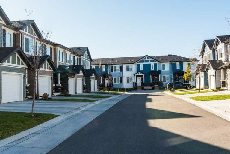 09_29_2015_Tara_Lake_Townhomes-37 600px