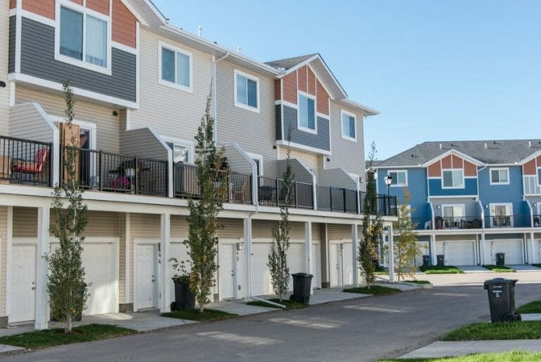 09_28_2015_High_River_Townhomes-55 600px