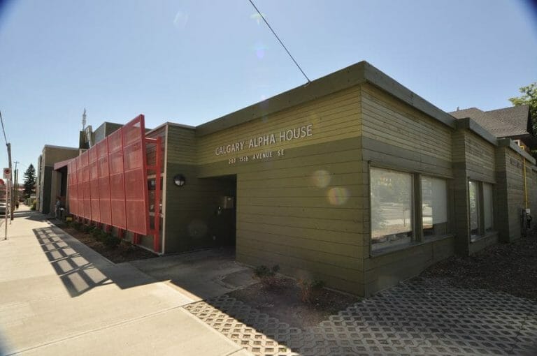 Alpha House 05 600px