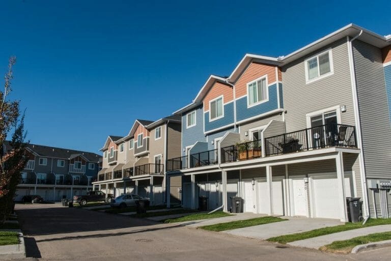 09_28_2015_High_River_Townhomes-60 600px