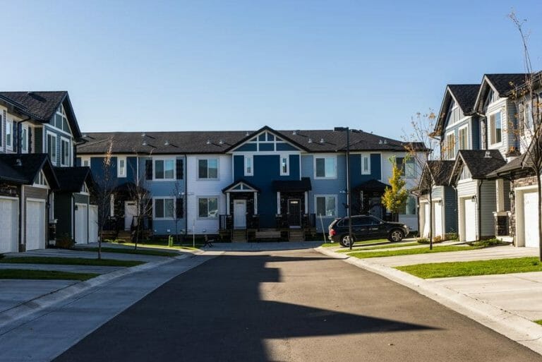 09_29_2015_Tara_Lake_Townhomes-36 600px