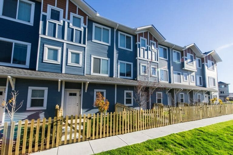 09_28_2015_High_River_Townhomes-46 600px