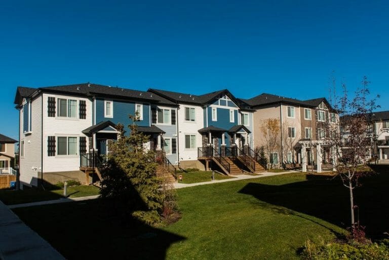 09_29_2015_Tara_Lake_Townhomes-16 600px