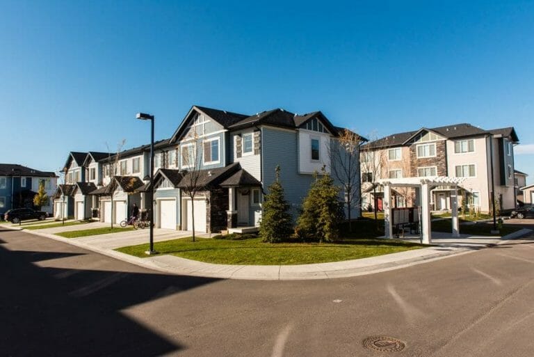 09_29_2015_Tara_Lake_Townhomes-32 600px