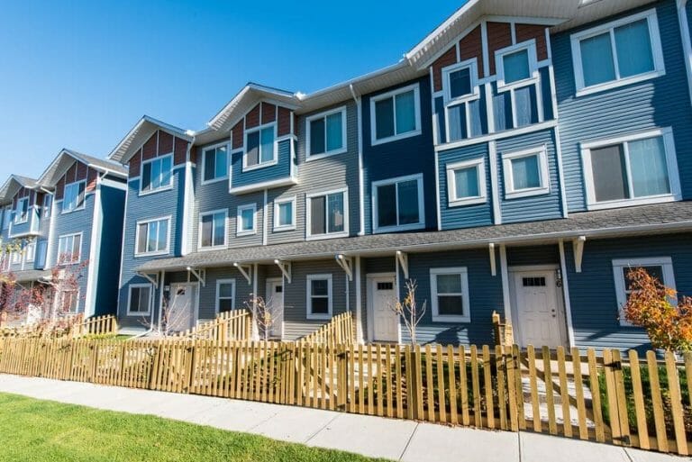 09_28_2015_High_River_Townhomes-45 600px