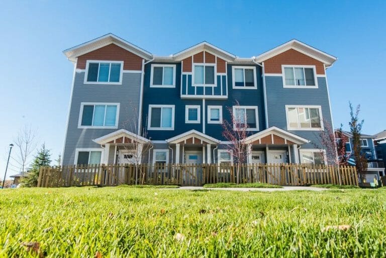 09_28_2015_High_River_Townhomes-50 600px