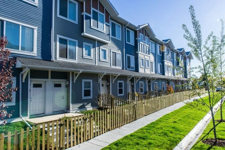 09_28_2015_High_River_Townhomes-37 600px