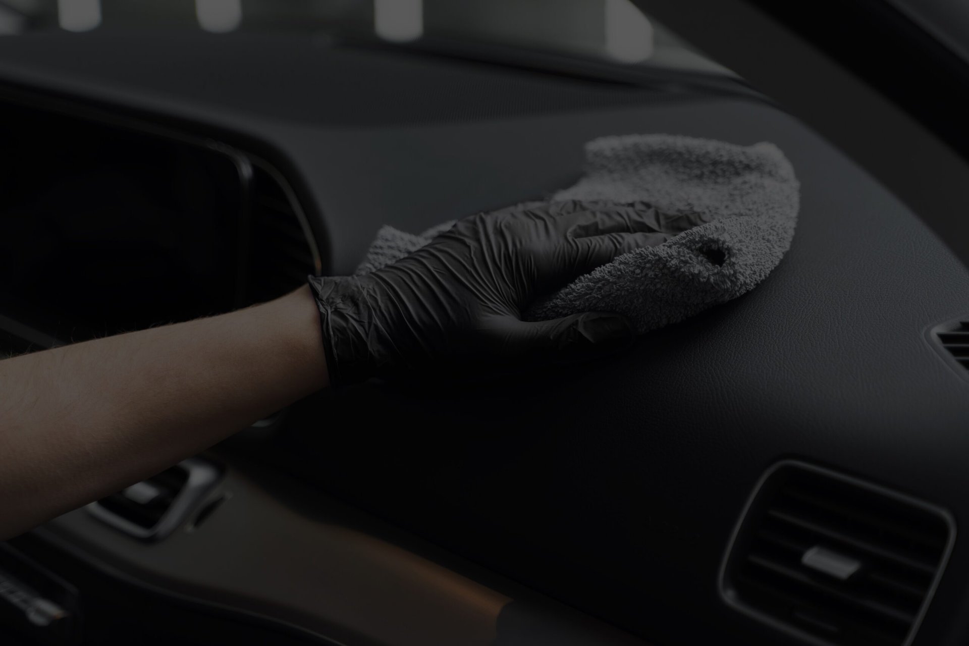 Lavage du tableau de bord