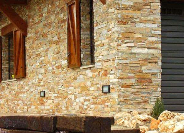 Fatada din piatra naturala
