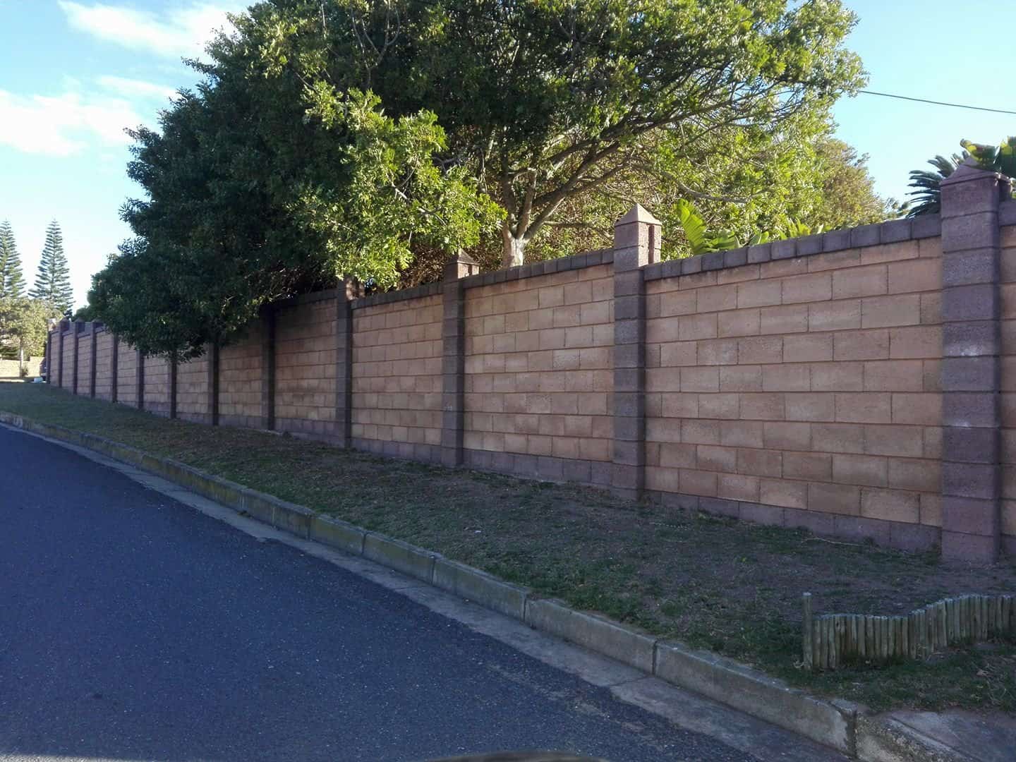 Vibracrete wall installation in mosselbay