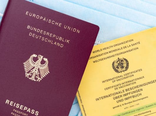 Erstimpfung mit BioNTech ist eine vollständige Impfung, wenn Du AstraZeneca bekommen hast Impfpass kaufen, astrazeneca, reisepass, impfpass, impfung