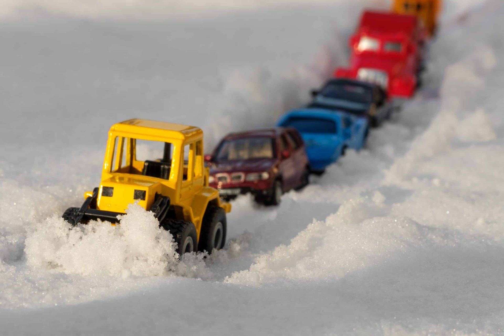 Räumpflicht und Streupflicht im Winter stau, chaos, straße