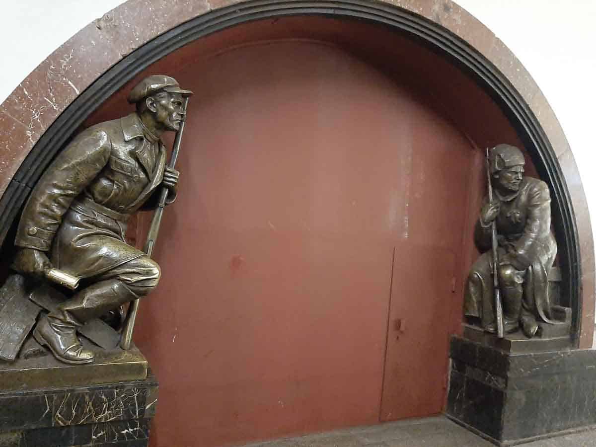 Impfreise nach Moskau/Russland
Metro-Station Revolutionsplatz