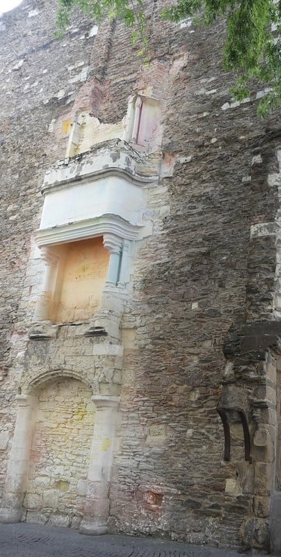 Le temps entre les pierres, die Zeit zwischen den Steinen, von Flora Moscovici