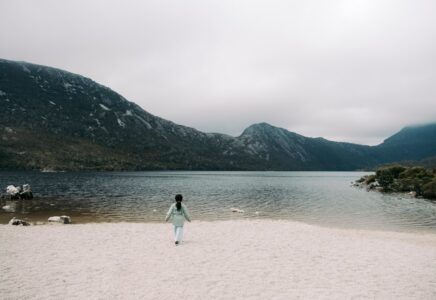Top 20 Sehenswürdigkeiten von Lesotho für den Familienurlaub Photo Family hiking