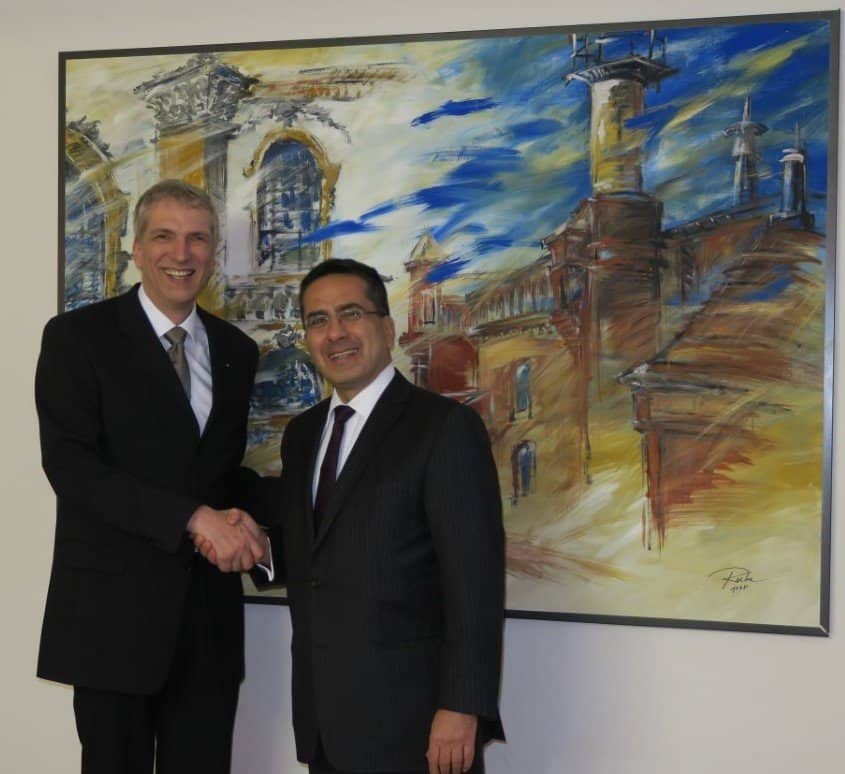 S.E. Andreas Hadjichrysanthou Botschafter Zypern mit Stefan Fritsche Herausgeber von Adeba.de