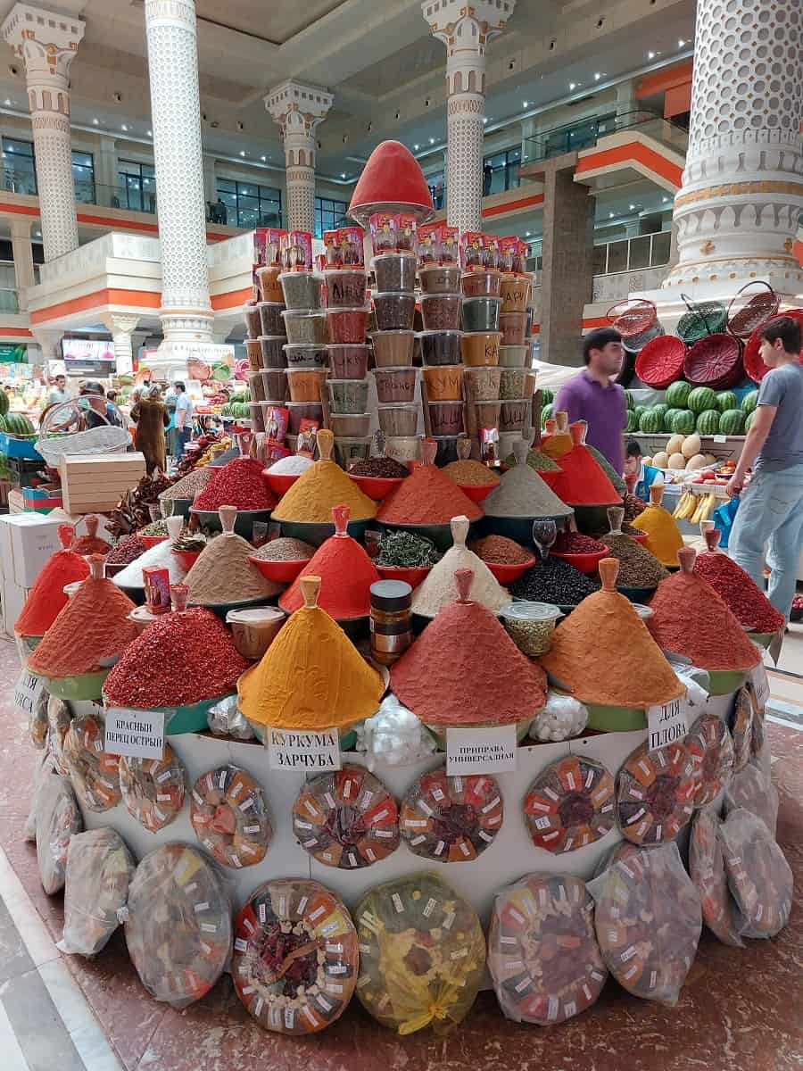 Exotische Gewürze im Basar. Foto: Dr. Ronald Keusch