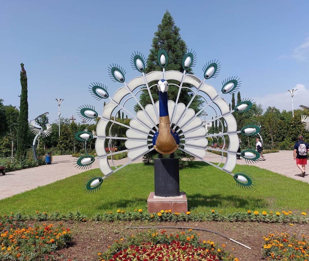 Video Duschanbe Dushanbe ist eine grüne Stadt mit vielen Parks und Springbrunnen. Foto: Dr. Ronald Keusch