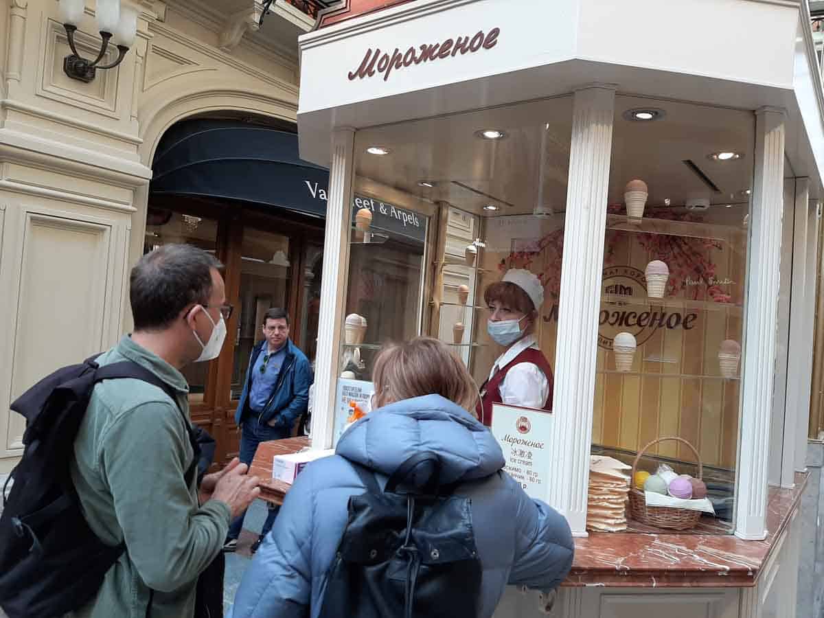 Impfreise nach Moskau/Russland
Eisstand im GUM