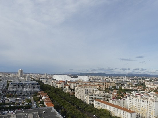 Weiter Blick von der Dachterrasse
