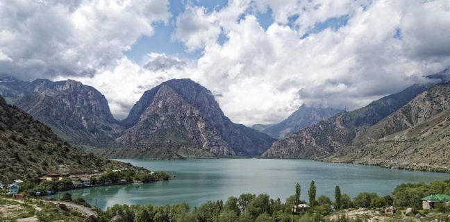 A Guide To Tourist Attractions and History of Tajikistan for Visitors tadschikistan, iskanderkul, alexandersee