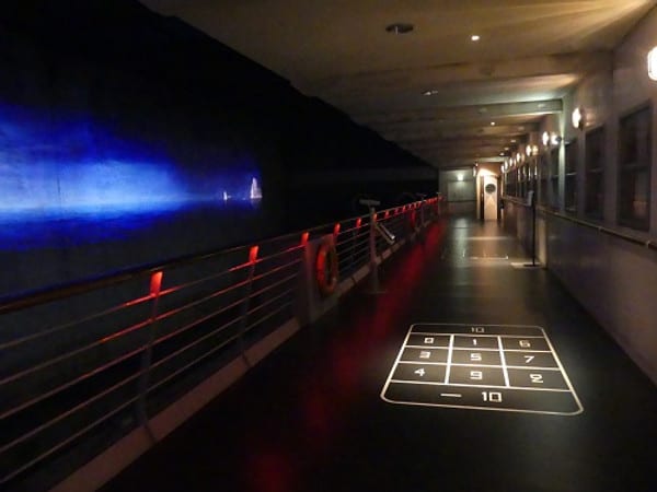 An Deck eines Ozeanriesen