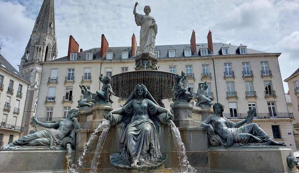 Brunnen auf der Place Royal