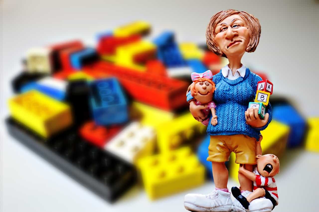 BGH stärkte Alleinerziehende – mehr Unterhalt für Kita-Betreuung babysitter kindererzieherin lego spielsteine