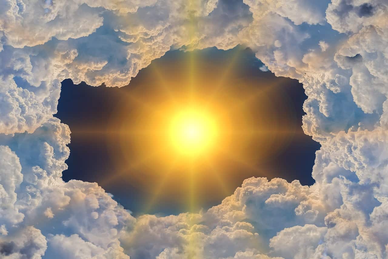 Kinderhaut braucht besonders starken Sonnenschutz Sonne Wolke Klima Klimawandel Klimaänderung