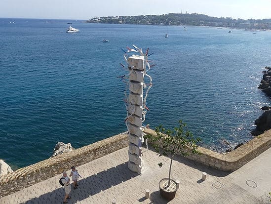 Blick von der Museumsterrasse auf die Cote d'Azur