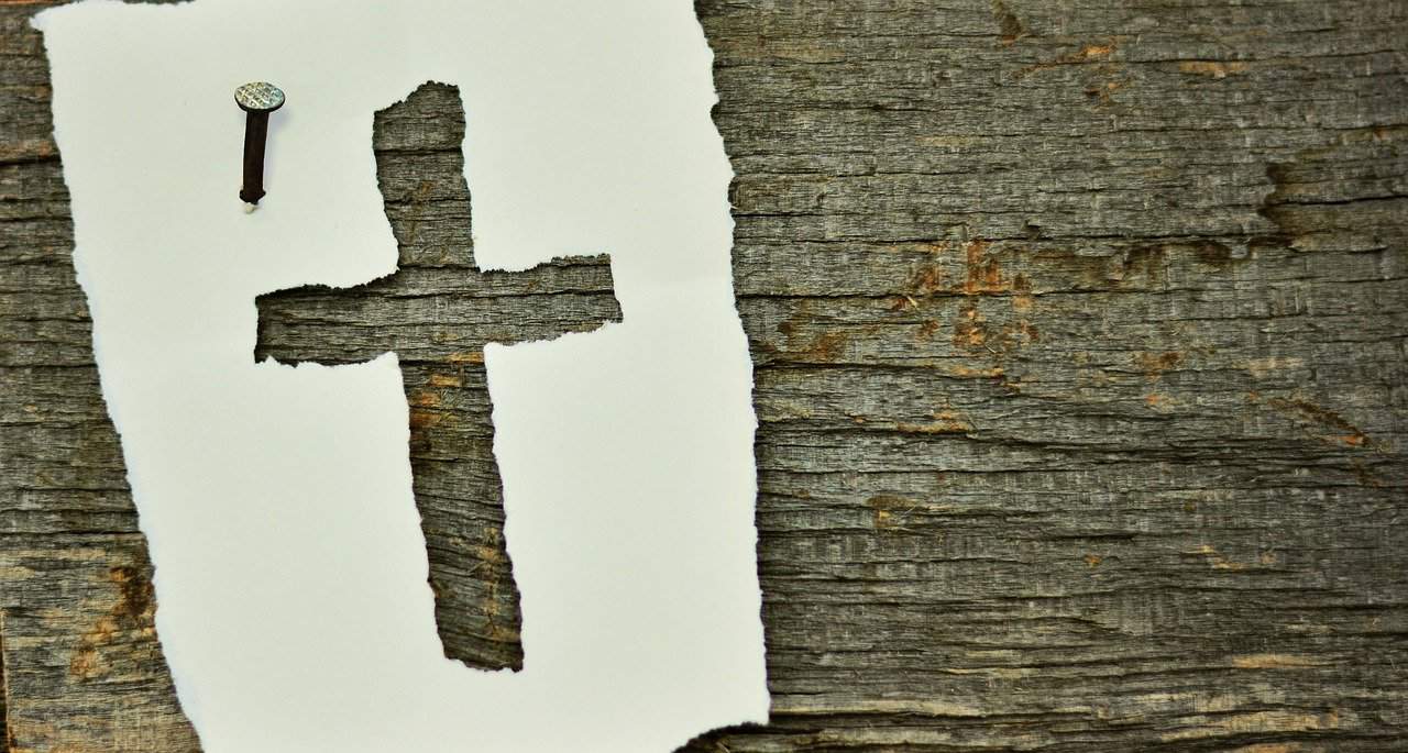 Kinder entdecken den Glauben Kreuz Nagel Symbol Holz Alt Hölzern Christentum