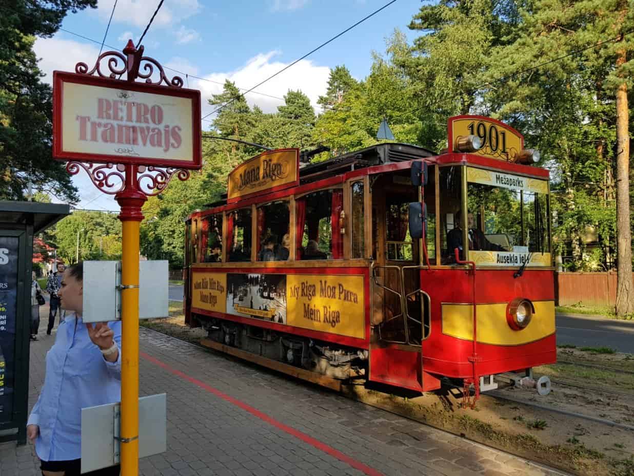 Lettland – Urlaub mit Familie Eisenbahn für Touristen in Riga Lettland