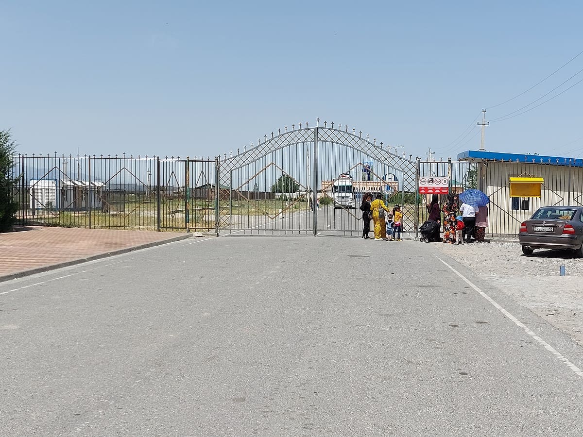 Grenzübergang nach Tadshikistan
Reise entlang der Seidenstraße
Foto: Dr. Ronald Keusch