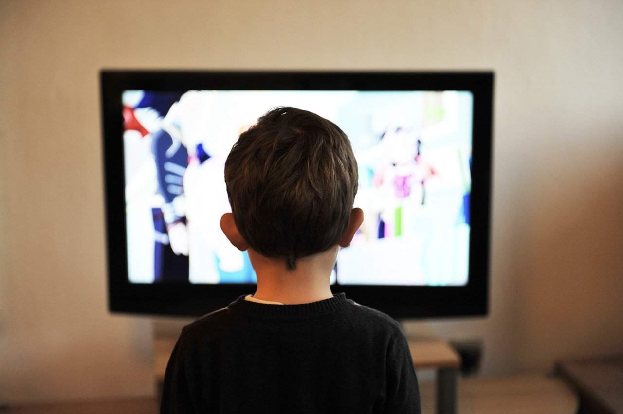 UNICEF Studie zur „Lage der Kinder in Deutschland“ vorgestellt Kinder Tv Fernsehen Home Menschen Junge Familie