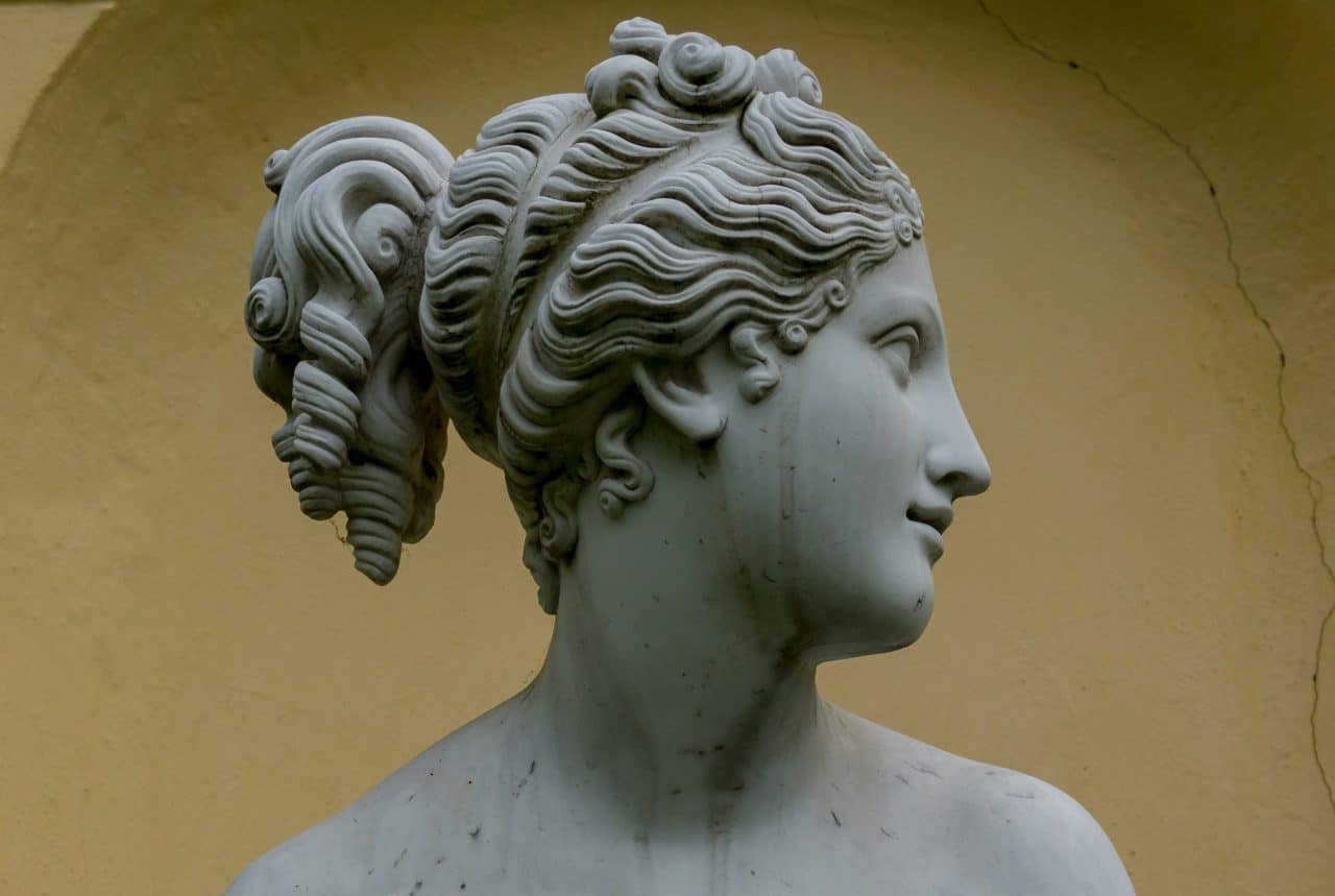 Nasenoperationen haben nicht nur ästhetische Gründe skulptur statue marmor kunst antike kultur stein