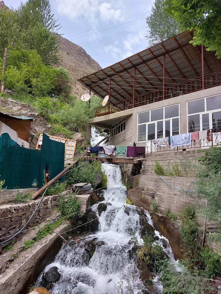 Wohn-Alltag in den Bergen.
Reise entlang der Seidenstraße
Foto: Dr. Ronald Keusch