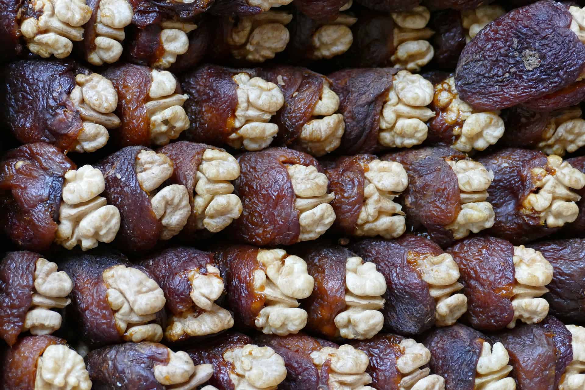 Familienurlaub in Usbekistan: Datteln auf einem Markt in Samarkand Usbekistan