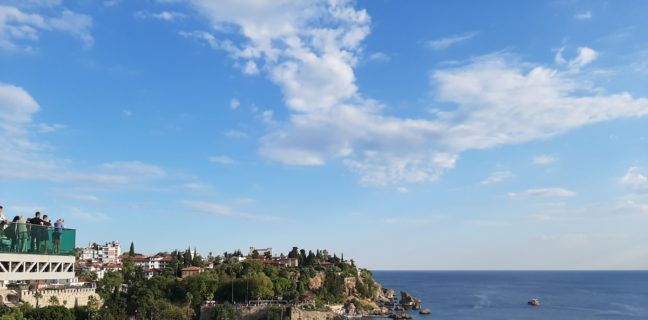 Antalya – Urlaub im Süden … und dann für immer in bleiben Antalya an der Türkischen Riviera. Hafen von Antalya