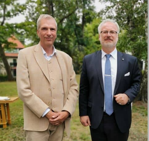Egils Levits Staatspräsident Lettland und Stefan Fritsche Herausgeber Adeba.de Latvijas Valsts prezidents Egils Levits
