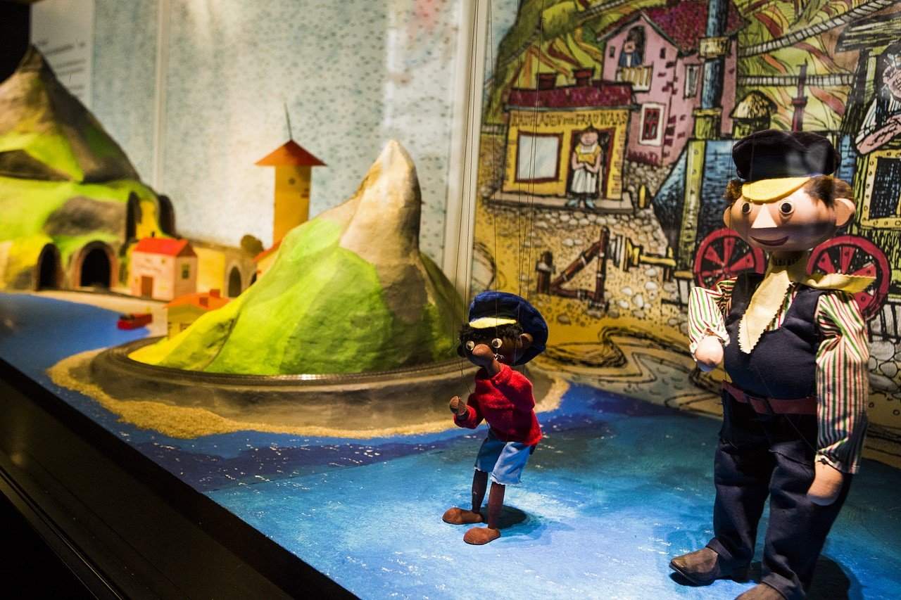 Zu den mehr als 500 Exponaten zählen auch Jim Knopf und Lukas der Lokomotivführer als Marionetten. Bildnachweis: Historisches Museum der Pfalz/Carolin Breckle