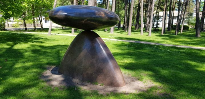 Spielplatz und Park für Kinder in Riga Lettland