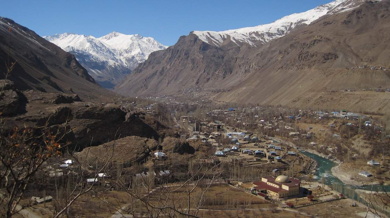 Stadt Khorog Таджикситан Pamir Berge Schnee