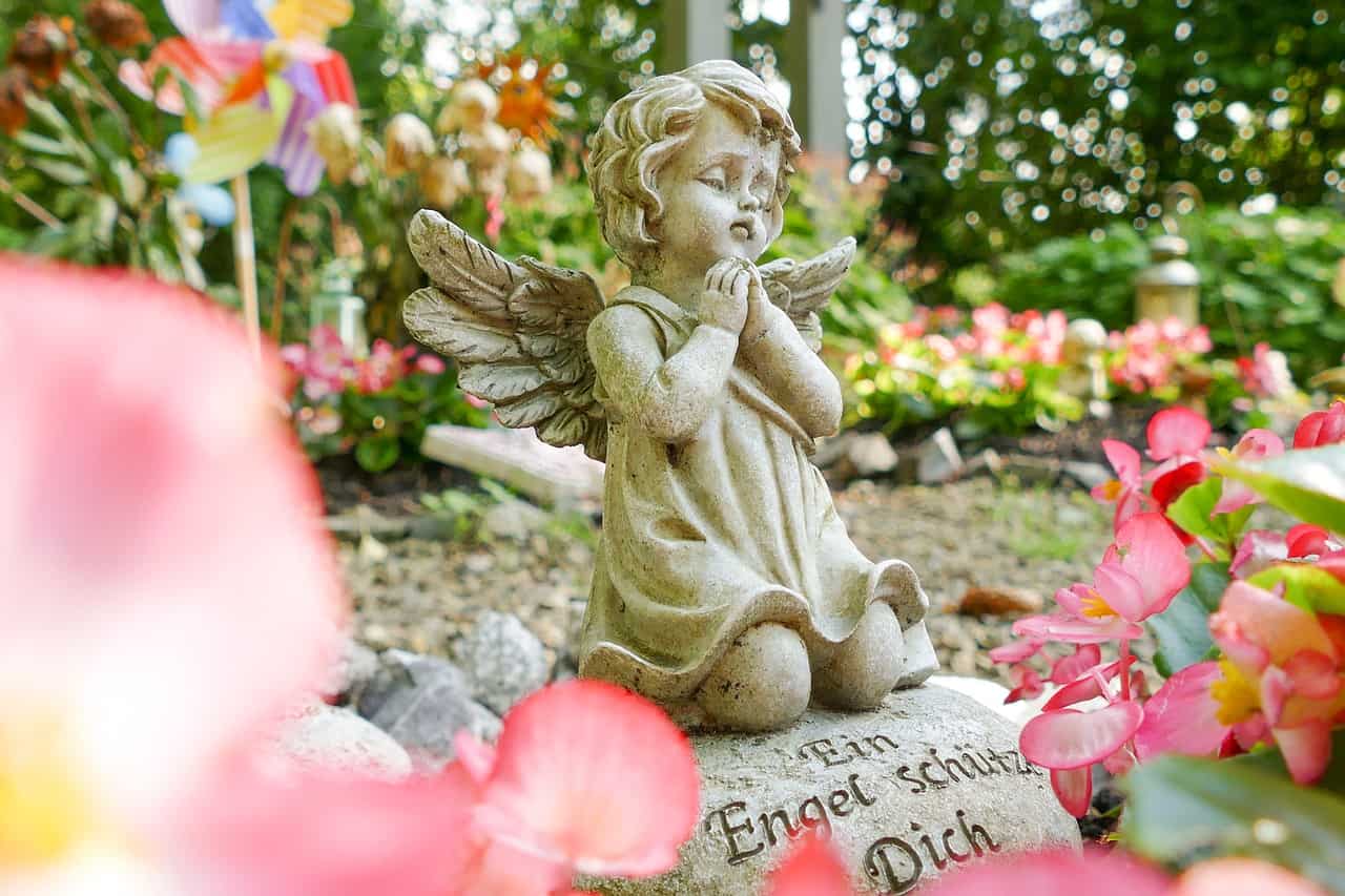 Tod Kind Engel Friedhof Grab Religion Fehlgeburt