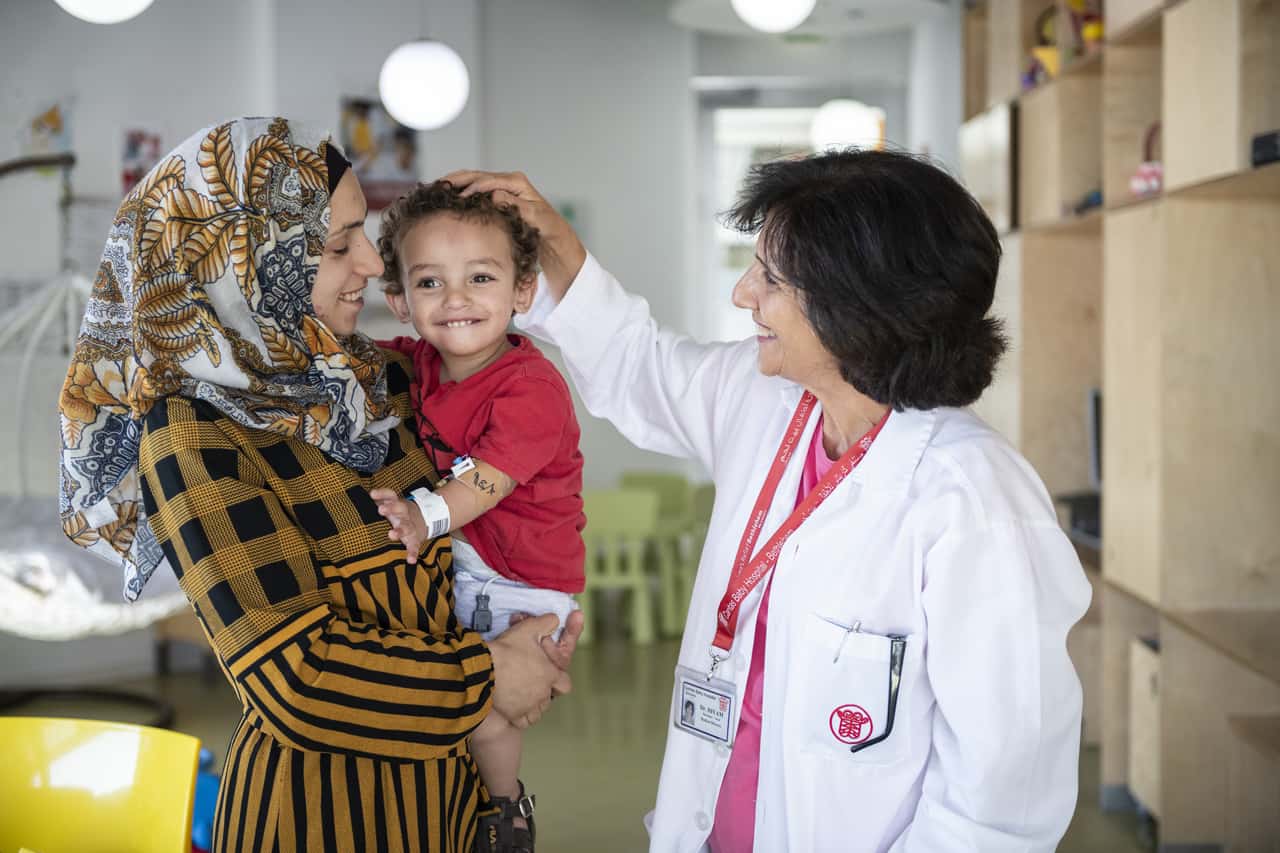 Schon früh wusste Dr. Hiyam Marzouqa, dass sie Kinderärztin werden möchte.