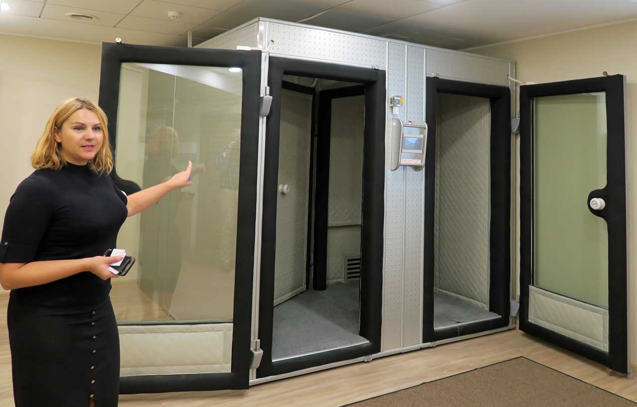 Kryokammer bis -140 Grad präsentiert von Eugenija Novicki-Bittner Region B2B Manager Germany and Scandinavia (Litauen Spa Hotel)